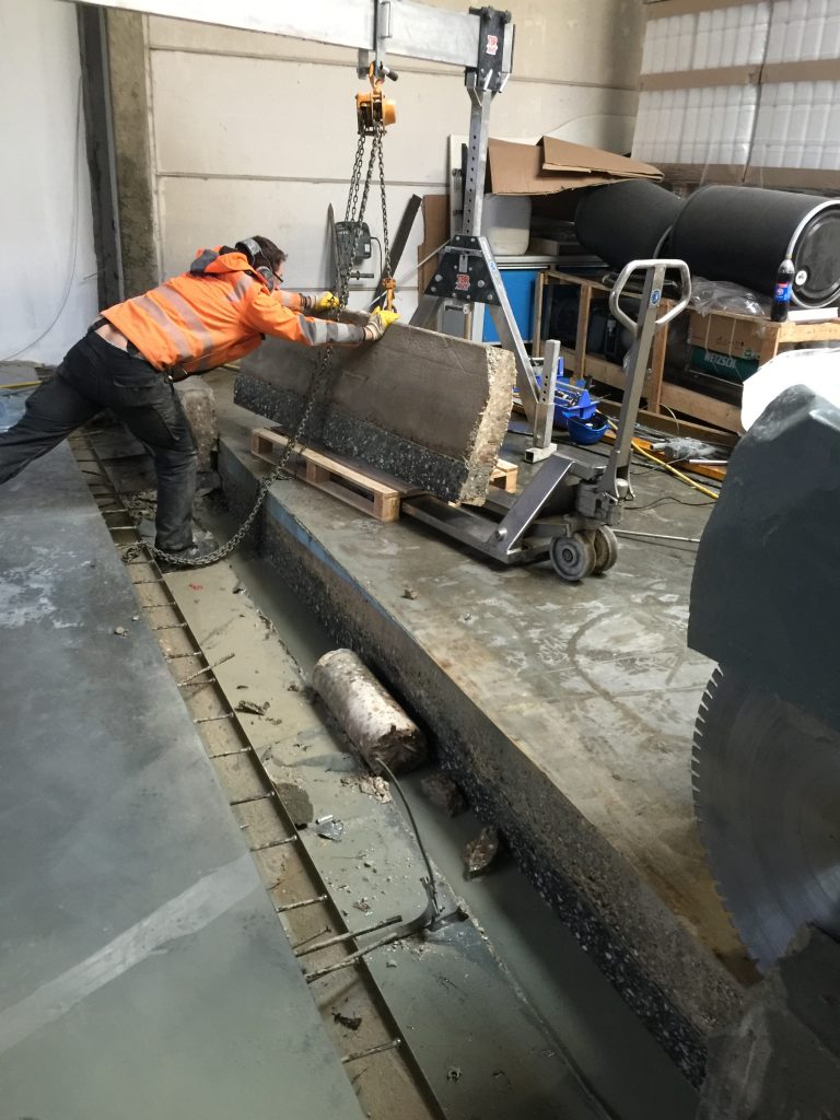 Ausbau eines Betonelements im Innenbereich